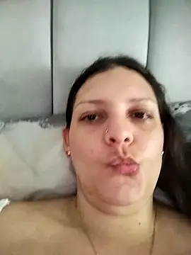 Mia Hampton online show from 04/16/26, 09:37