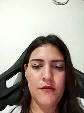 Mia Hampton online show from 10/31/25, 01:46