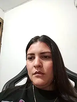 Mia Hampton online show from 12/17/25, 10:26