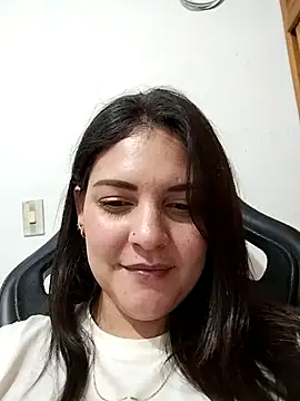 Mia Hampton online show from 11/29/25, 02:01