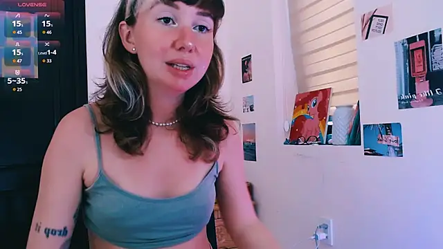 Cosmo Riri online show from 03/25/26, 09:08