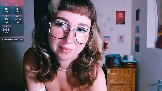 Cosmo Riri online show from 04/08/26, 12:17