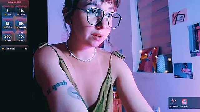 Cosmo Riri online show from 03/26/26, 12:36