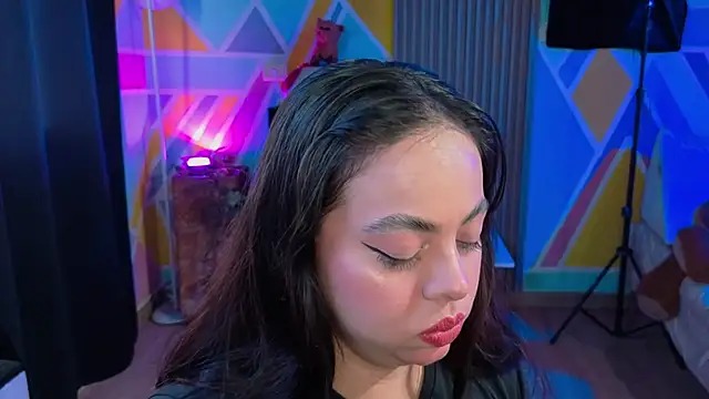 Cuttiealice online show from 10/17/25, 01:57