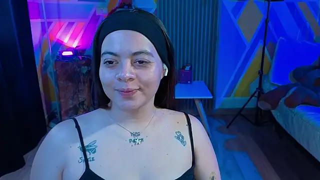 Cuttiealice online show from 10/15/25, 12:46