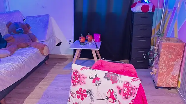 Cuttiealice online show from 11/03/25, 11:47