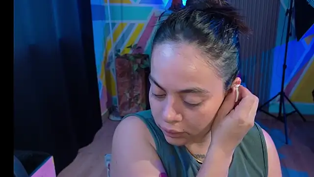 Cuttiealice online show from 10/05/25, 12:18