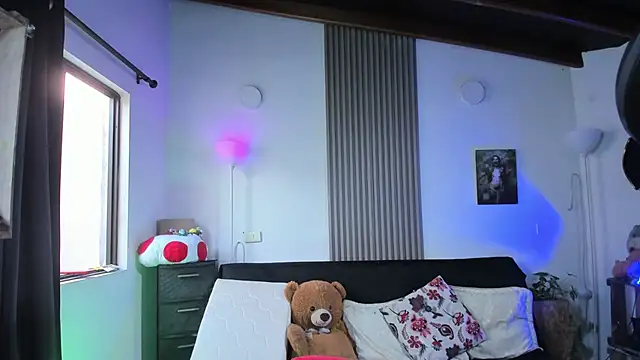 Cuttiealice online show from 03/22/25, 10:26