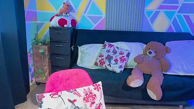 Cuttiealice online show from 09/13/25, 11:54