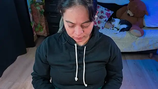 Cuttiealice online show from 09/22/25, 05:08