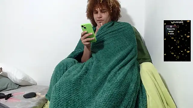 Dany milk online show from 11/12/25, 10:02