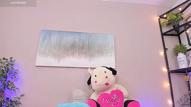 Briana Wells  online show from 02/25/26, 01:00