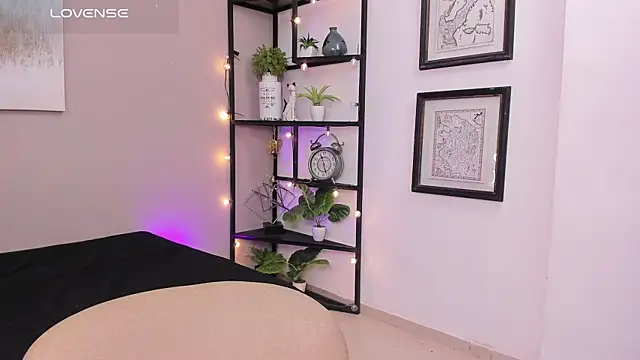 Briana Wells  online show from 04/26/26, 12:57