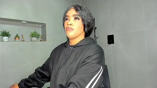 Briana Wells  online show from 06/04/26, 12:32