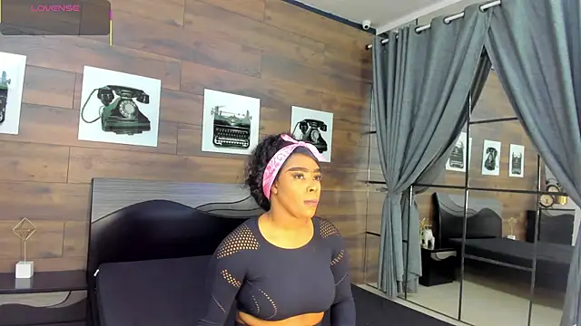 Briana Wells  online show from 07/12/26, 12:28