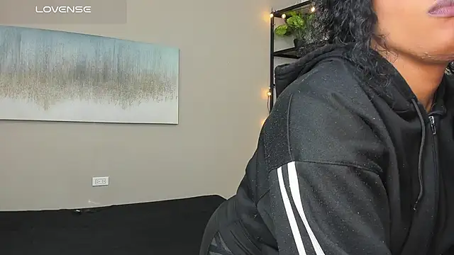 Briana Wells  online show from 05/11/26, 12:28