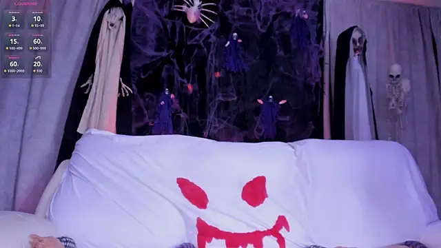 Briana Wells  online show from 10/22/25, 01:21