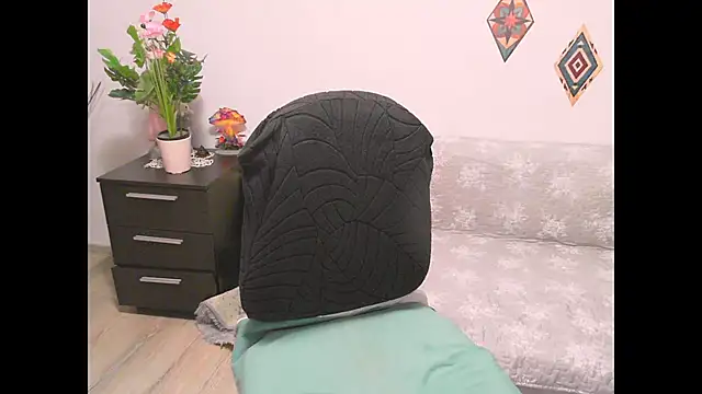 Hyllda online show from 10/08/25, 09:15