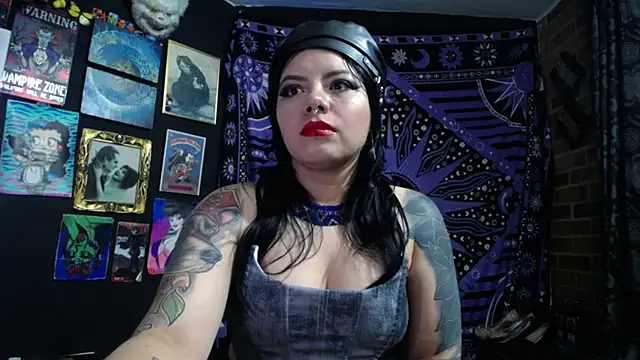 Snapshot of Yourmadame_P chatting on 09/19/25, 12:36 Yourmadame P online show from 09/19/25, 12:36
