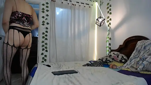 ivonne  hott1 online show from 02/21/26, 06:21