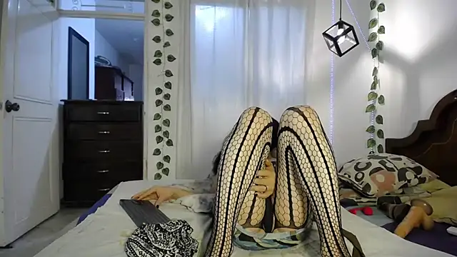 ivonne  hott1 online show from 02/23/26, 08:53