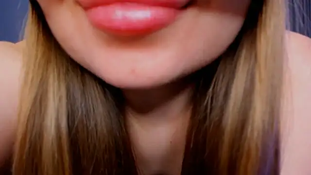 Snapshot of EllenMays chatting on 03/04/25, 02:53 EllenMays online show from 03/04/25, 02:53