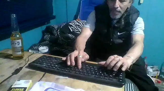 Snapshot of malekon76 chatting on 01/08/25, 08:49 malekon76 online show from 01/08/25, 08:49