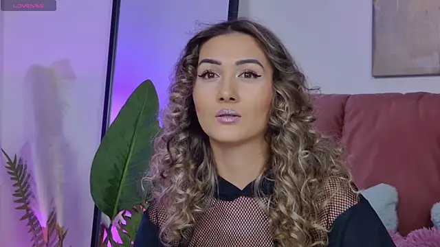 NicolLopeze online show from 11/07/25, 09:14