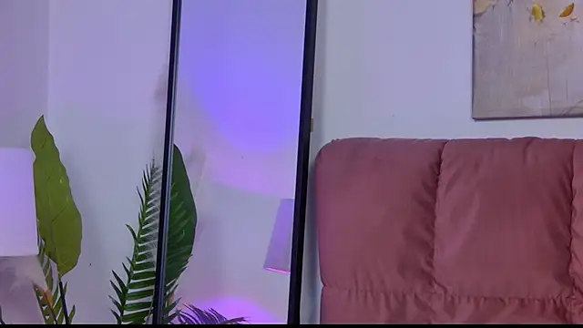 NicolLopeze online show from 11/24/25, 07:41