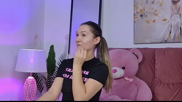 NicolLopeze online show from 11/23/25, 04:28