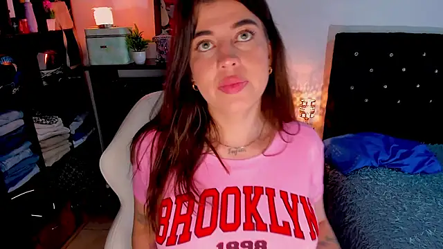 Snapshot of zoe_kittylove chatting on 03/06/25, 08:30 zoe kittylove online show from 03/06/25, 08:30