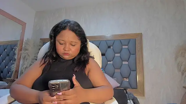 sophia reyes online show from 12/21/24, 11:33