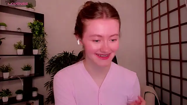 KateCuddle online show from 06/15/26, 02:45