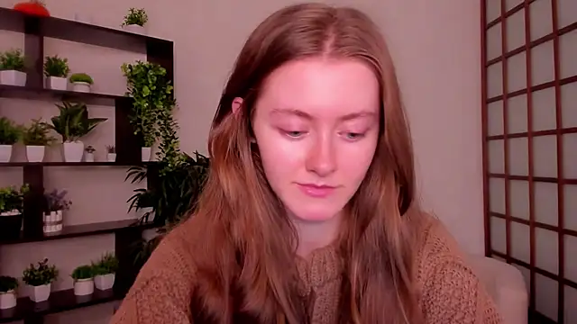 Snapshot of KateCuddle chatting on 09/15/25, 02:34 KateCuddle online show from 09/15/25, 02:34