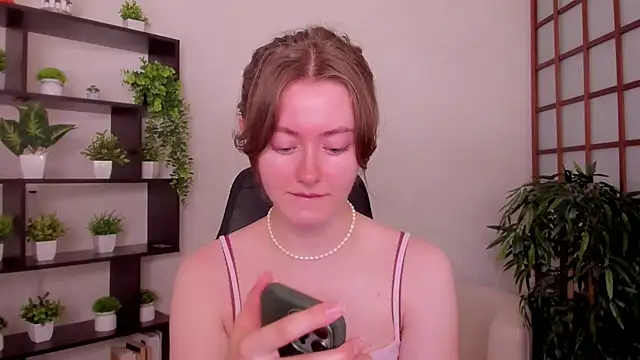 Snapshot of KateCuddle chatting on 07/15/26, 02:18 KateCuddle online show from 07/15/26, 02:18