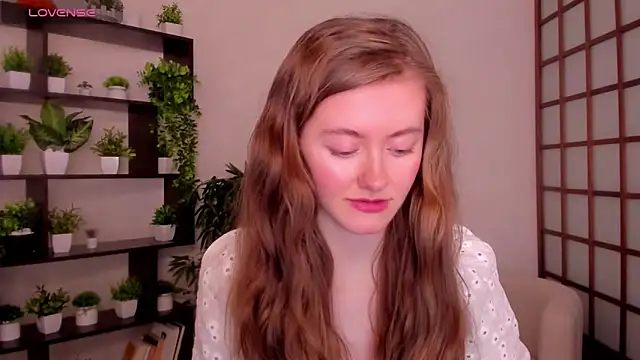 Snapshot of KateCuddle chatting on 10/22/25, 02:44 KateCuddle online show from 10/22/25, 02:44