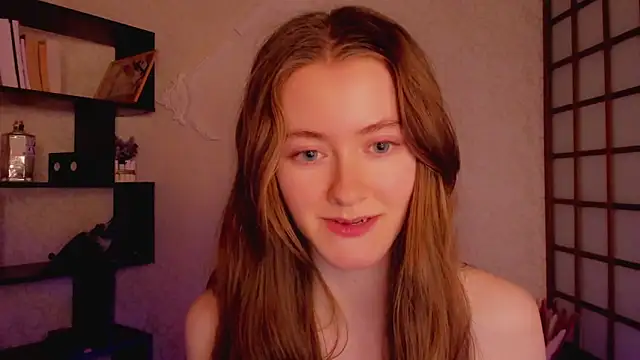 Snapshot of KateCuddle chatting on 02/13/25, 02:12 KateCuddle online show from 02/13/25, 02:12