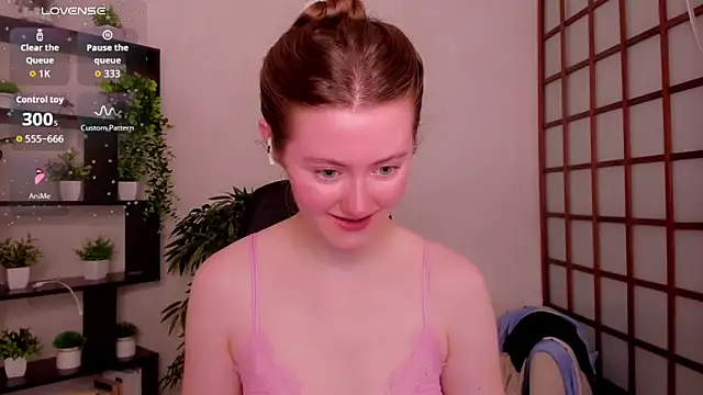 Snapshot of KateCuddle chatting on 06/16/26, 02:22 KateCuddle online show from 06/16/26, 02:22