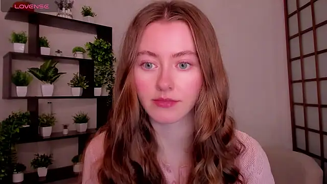 Snapshot of KateCuddle chatting on 12/15/25, 03:23 KateCuddle online show from 12/15/25, 03:23