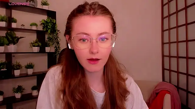 KateCuddle online show from 05/18/26, 02:33