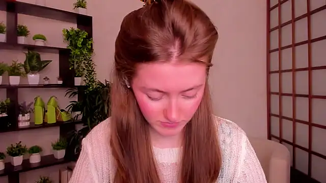 Snapshot of KateCuddle chatting on 09/19/25, 02:26 KateCuddle online show from 09/19/25, 02:26
