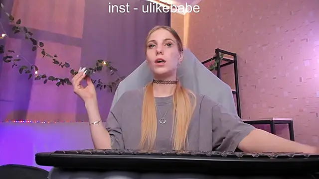 Snapshot of Anna_Fink chatting on 02/18/25, 05:53 Anna Fink online show from 02/18/25, 05:53