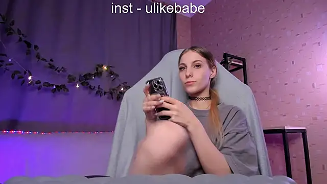 Snapshot of Anna_Fink chatting on 02/18/25, 02:49 Anna Fink online show from 02/18/25, 02:49