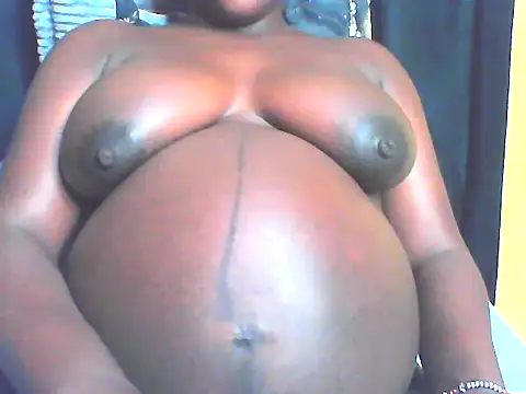 Snapshot of EboniesBelle chatting on 06/17/26, 05:29 EboniesBelle online show from 06/17/26, 05:29