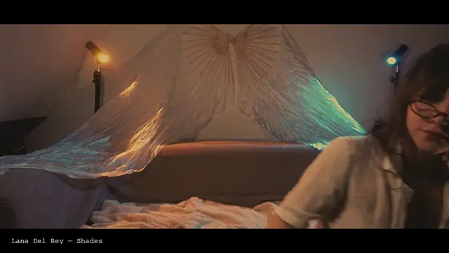 WebCora online show from 04/16/26, 04:52