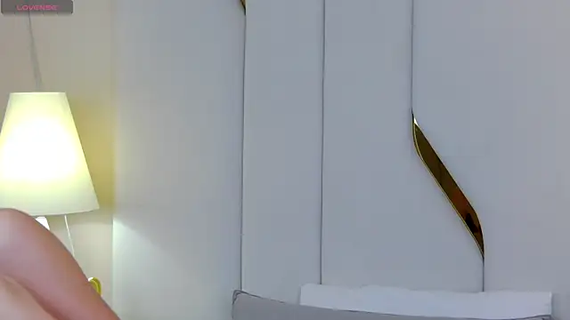 Betty Bridge online show from 10/11/25, 06:14