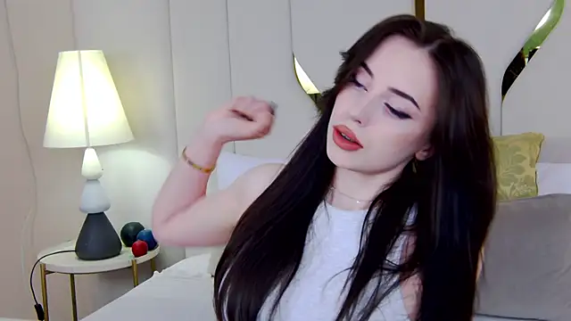 Betty Bridge online show from 04/18/26, 02:36