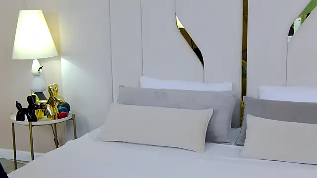 Betty Bridge online show from 11/06/25, 06:17