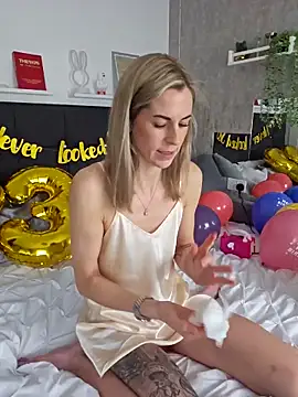 Snapshot of Amber_riivers chatting on 02/11/26, 11:43 Amber riivers online show from 02/11/26, 11:43