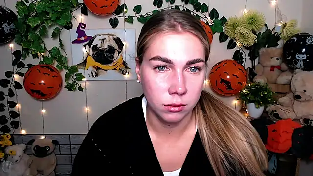 Snapshot of Sport_Tall_Doll chatting on 10/27/25, 08:59 Sport Tall Doll online show from 10/27/25, 08:59